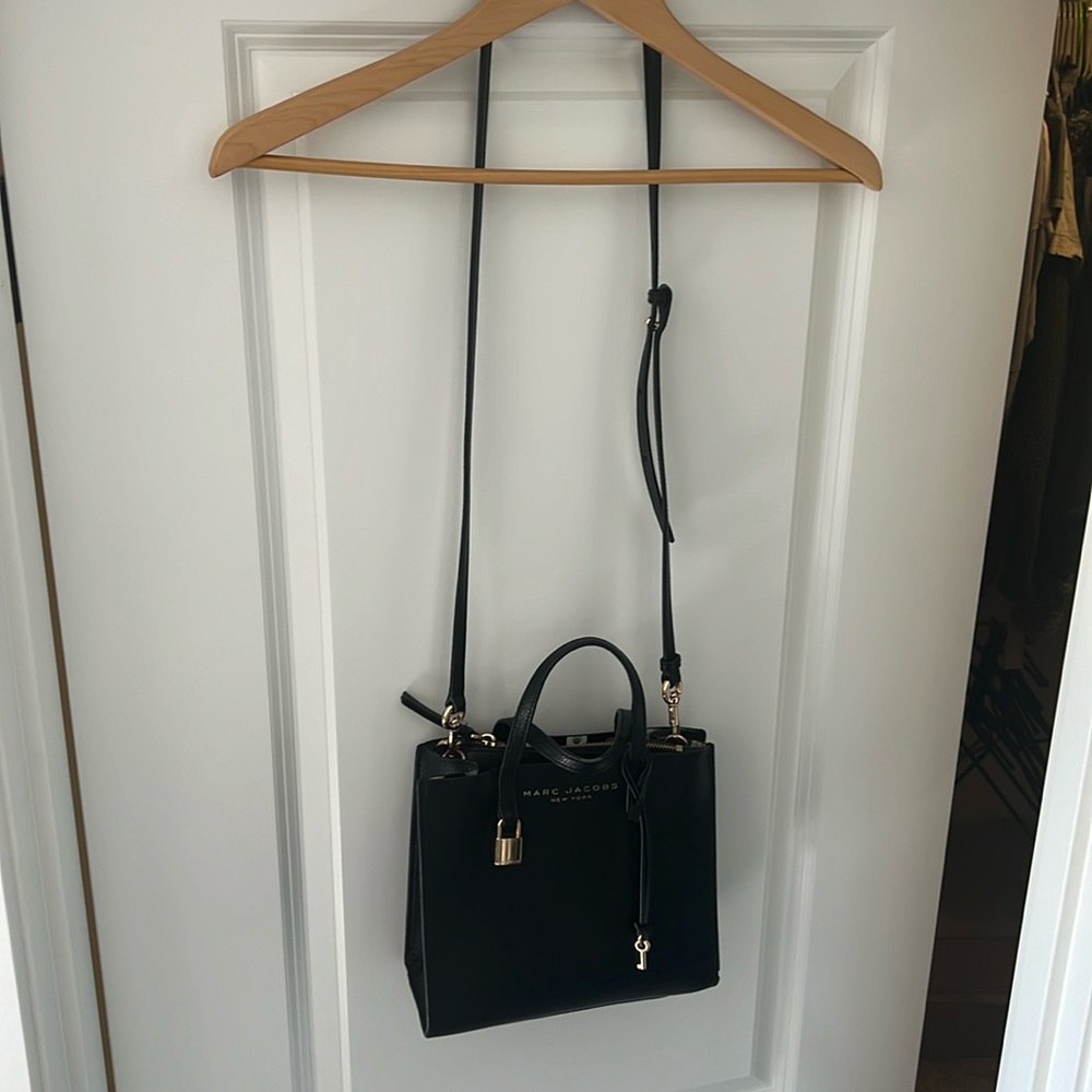 Marc Jacob’s cross body purse